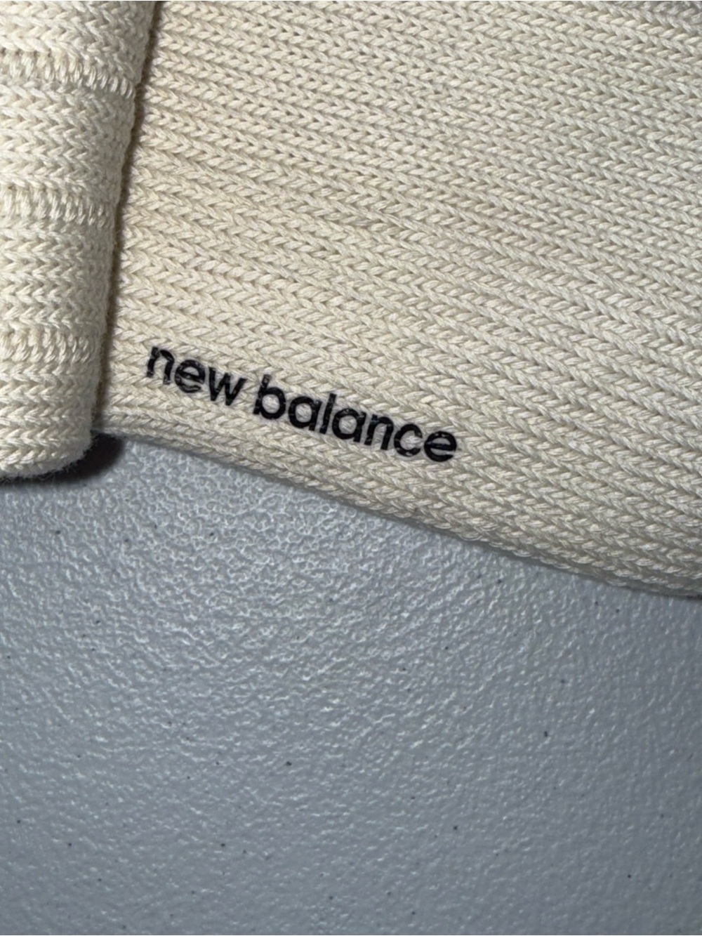 New Balance Crew Socks 2 Pack Size Large Cream Burgundy Ribbed Logo NWT unisex - Picture 6 of 10